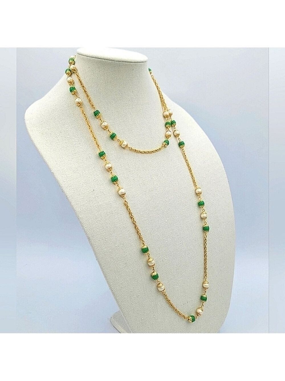 Vintage Goldtone Faux Pearl & Green Necklace #751